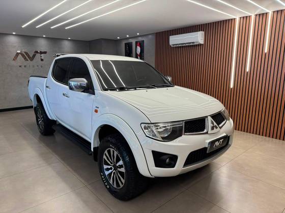 MITSUBISHI L200 TRITON 3.2 HPE 4X4 CD 16V TURBO INTERCOOLER DIESEL 4P AUTOMÁTICO MITSUBISHI L200 TRITON 3.2 HPE 4X4 CD 16V TURBO INTERCOOLER DIESEL 4P AUTOMÁTICO
